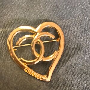 ❤️🦋 Heart “C” pin Brooch